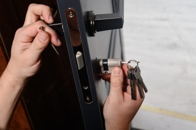 Locksmith training on door